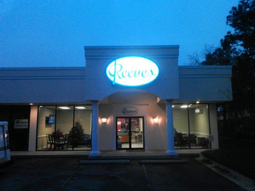 LIGHTED SIGNS & CABINETS